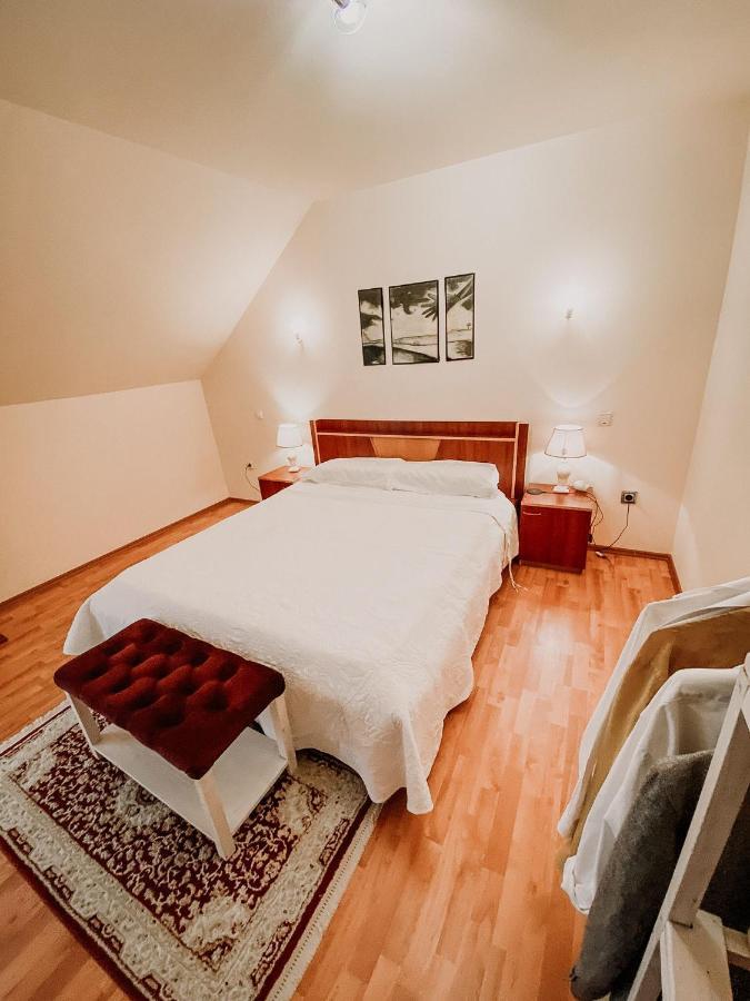 Cosy Bedroom For 2 With Balcony In A Family Villa Turnu Magurele Exterior photo