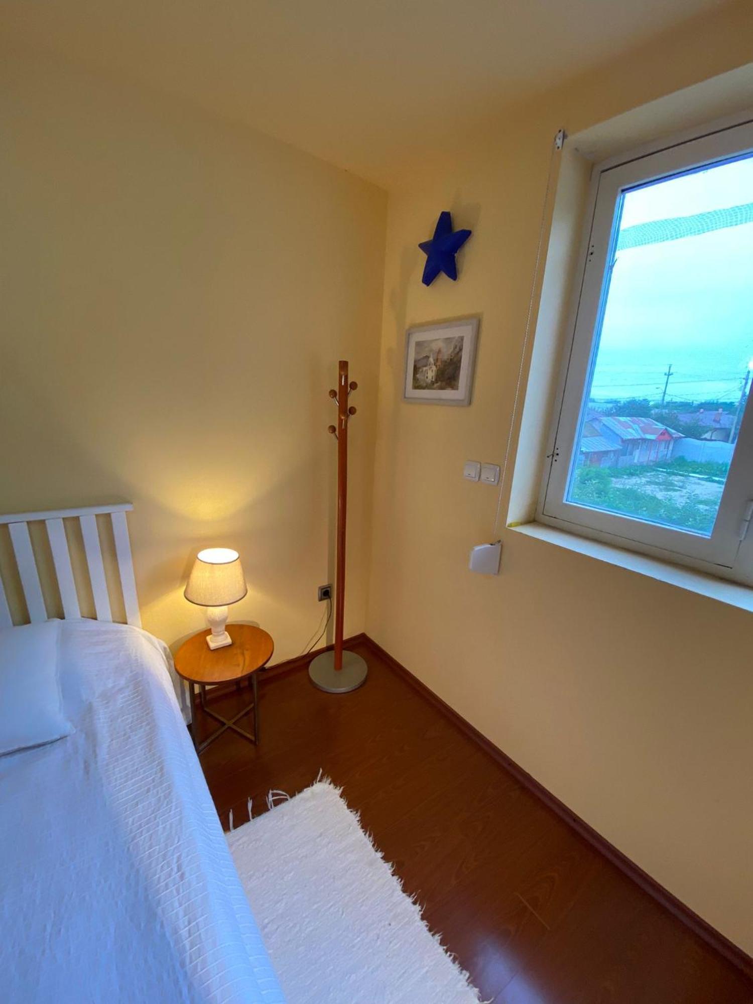Cosy Bedroom For 2 With Balcony In A Family Villa Turnu Magurele Exterior photo
